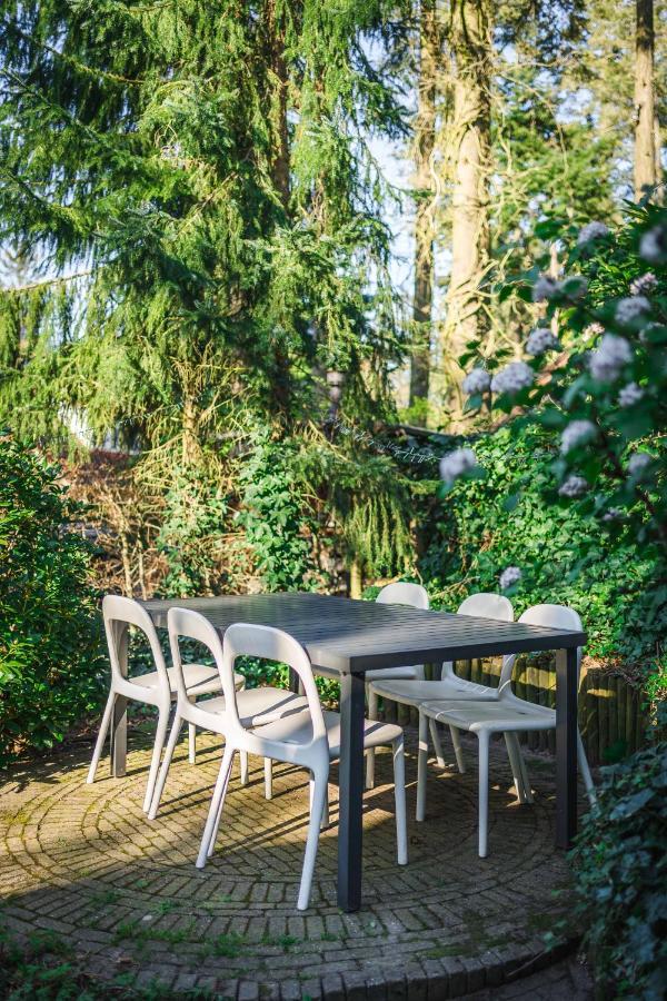 Luxe Vakantiehuis In Het Bos Met Jacuzzi En Sauna 卢特伦 外观 照片